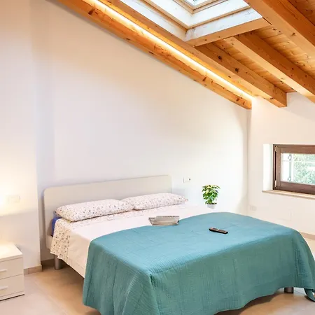 Achillea Apartment *